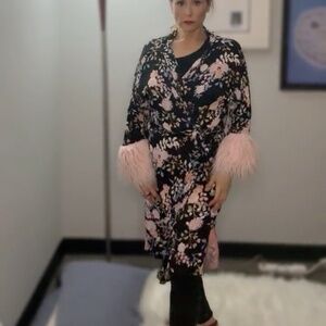 Jennafer Grace Luxe Floral Wrap Duster w/ Pink Faux Fur Cuffs | L/XL | NWOT